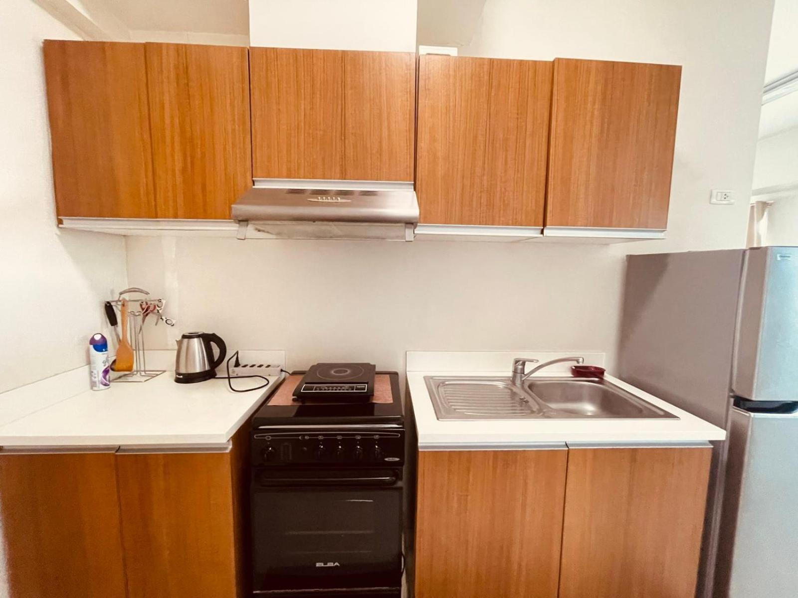 8 Adriatico Staycation Manila Bilik gambar